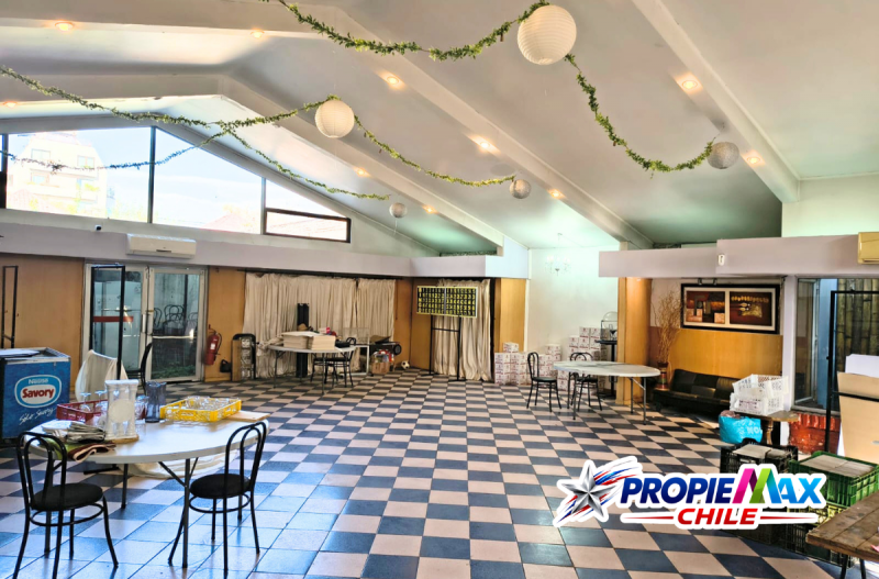 Casona Comercial Con Centro de Eventos en Funcionamiento