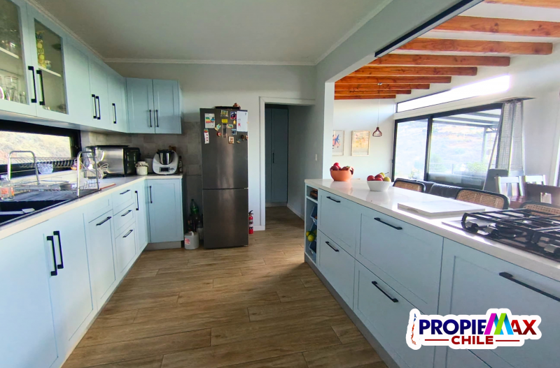 Hermosa Casa en Exclusivo Sector Zapallar, 5300 M2 Terreno