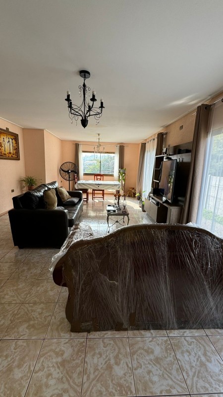 Amplia Casa en Gran Terreno, Belloto Sur