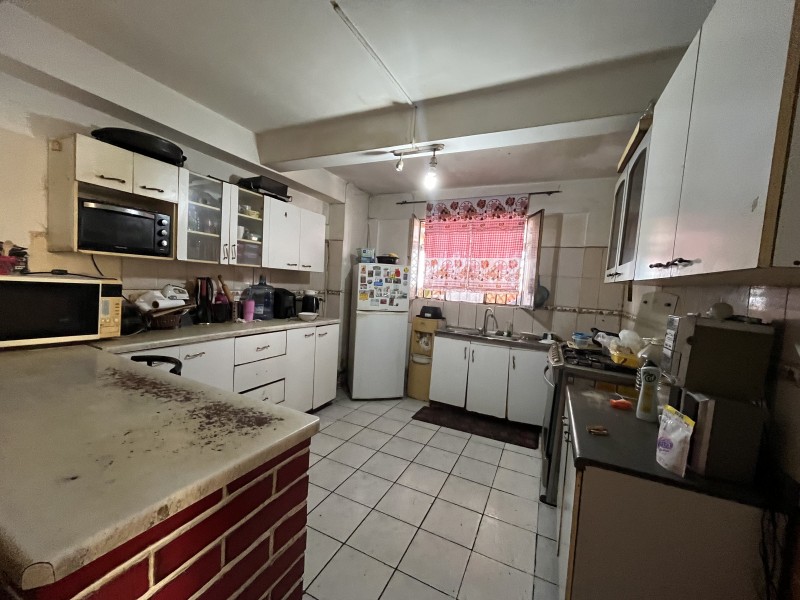 Casa en Venta, Ideal para Inversión, en Calle Talcahuano