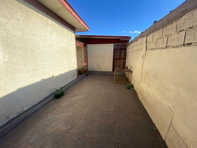 Casa en Venta en Calle Chacalluta, Sector Villa Azul