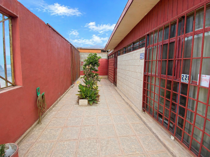 Casa en Venta en Calle Chacalluta, Sector Villa Azul