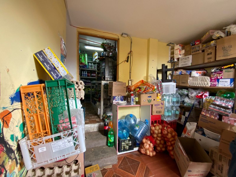 Venta de Casa Con Local Comercial en Av. Américo Vespucio