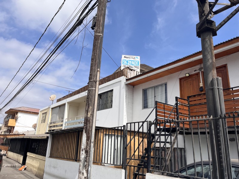 Fotografía de Casa en Venta, Ideal para Inversión, en Calle Talcahuano