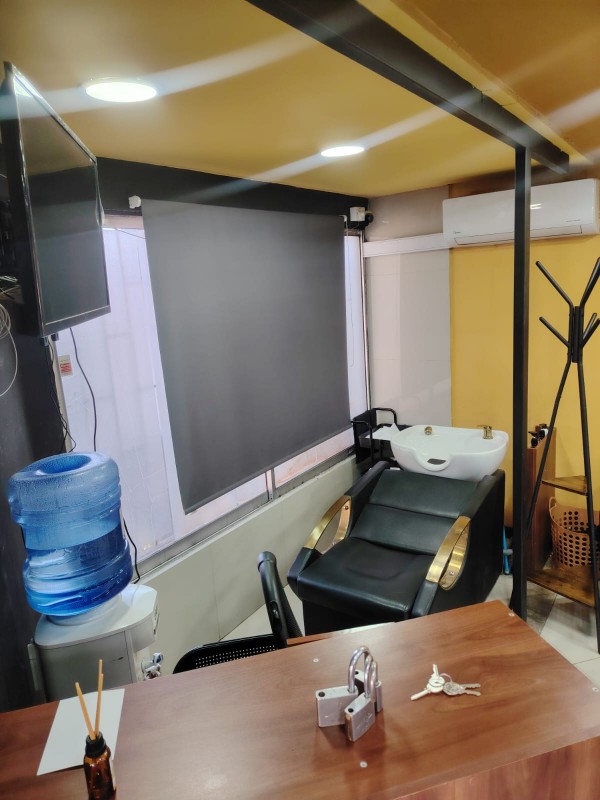 Barberia Funcionando Con Estacionamiento Clientes Fiel