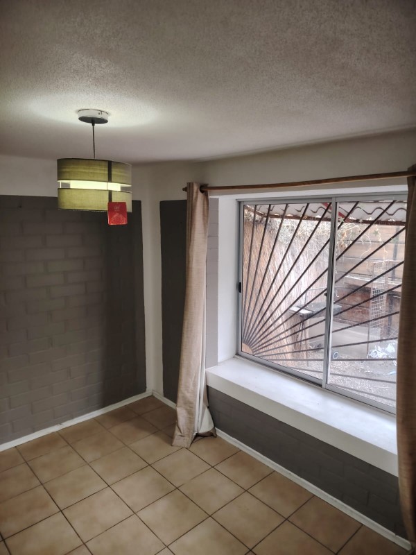 Casa de 2Do Piso 3 Dormitorios Con Entrada de Vehículos