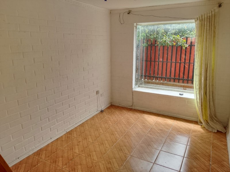 Se Vende Casa - los Pinos, 2 Pisos