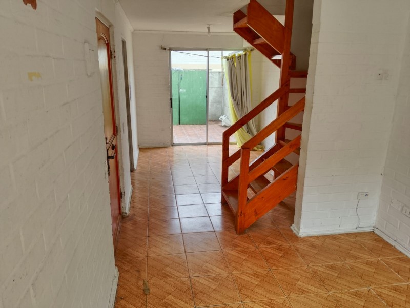 Se Vende Casa - los Pinos, 2 Pisos