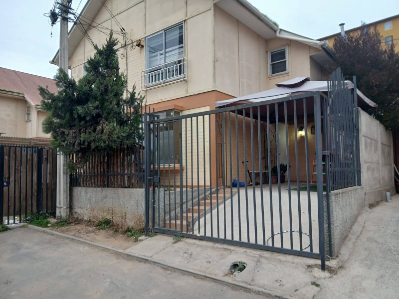 Se Vende Casa de Dos Pisos en Villa Alemana