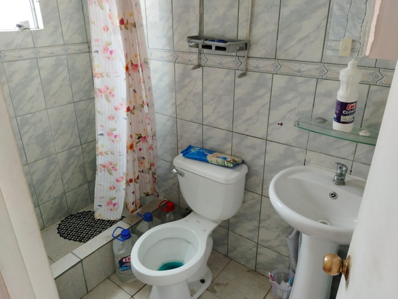 Se Vende Casa - los Pinos, 2 Pisos