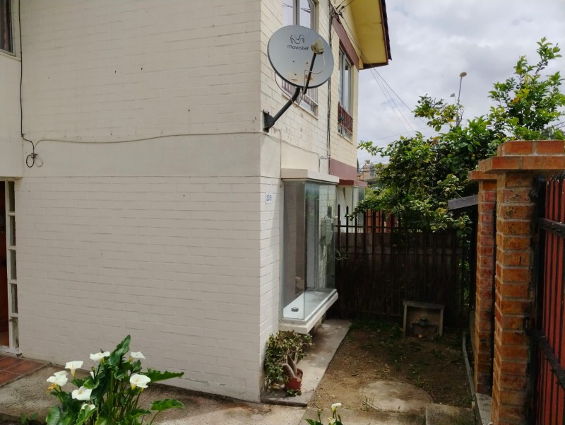Se Vende Casa - los Pinos, 2 Pisos