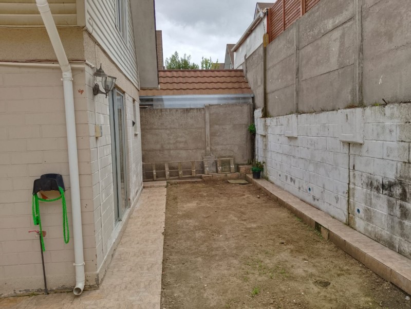 Se Vende Amplia Casa en los Pinos (Sk)