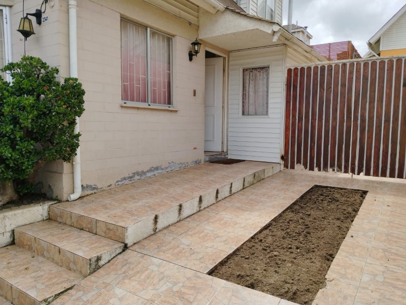 Se Vende Amplia Casa en los Pinos (Sk)