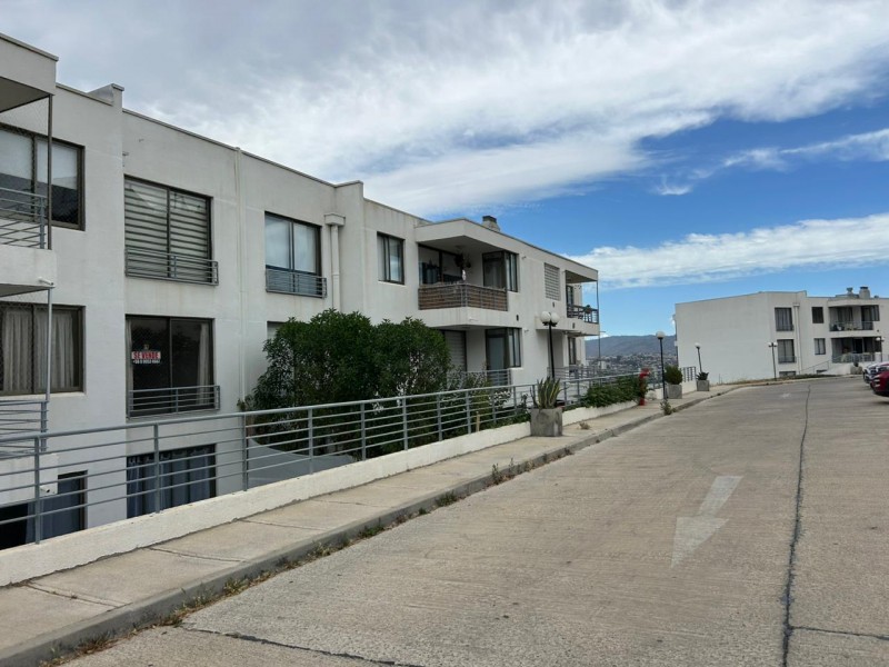 Se Arrienda Depto. 4° Piso Lomas del Sol 3D2B1E