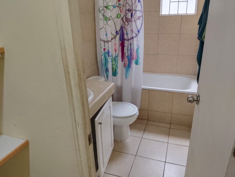 Se Vende Amplia Casa en los Pinos (Sk)