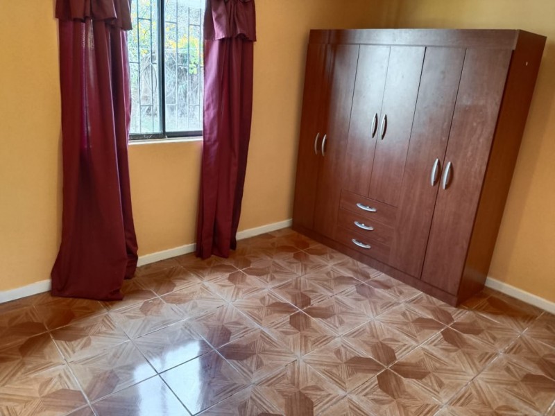 Se Vende Casa Sólida de 1 Piso Villa Alemana (Sk)