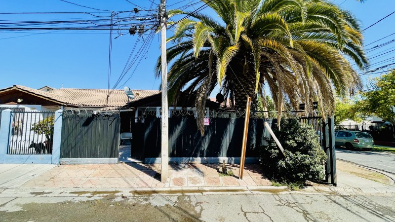 Casa Esquina en Sector Parque San Francisco