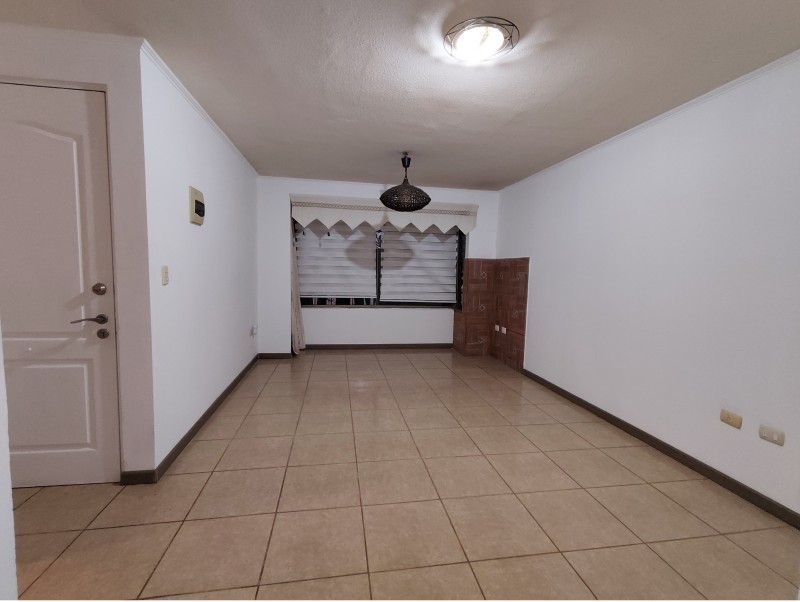 Arriendo Casa Dos Pisos Excelente Sector los Pinos