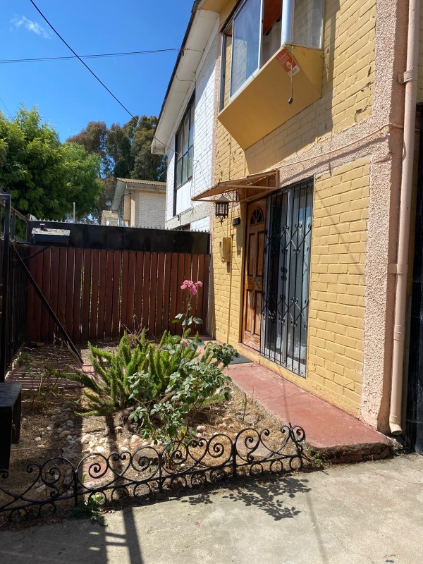 Fotografía de Casa Dos Pisos Pareo Simple Belloto Norte Quilpue