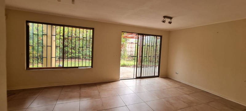 Venta Amplia Casa Esquina Sector Nor-Oriente, Modelo Torcaza