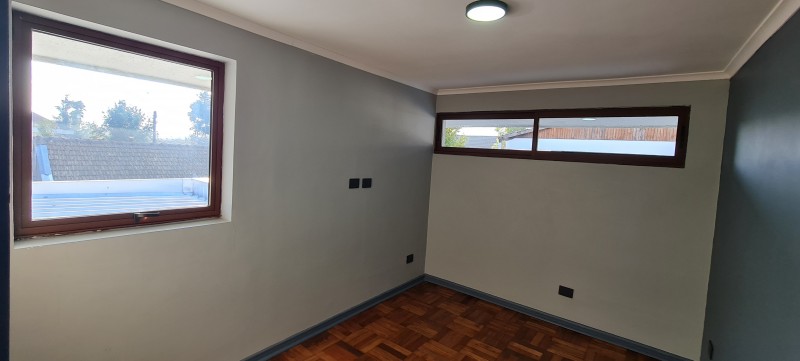 Centrica Propiedad, Dos Pisos, Impecable y Remodelada