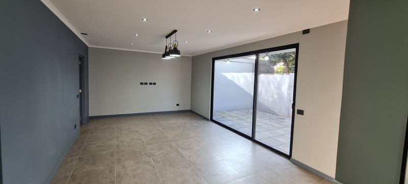 Centrica Propiedad, Dos Pisos, Impecable y Remodelada