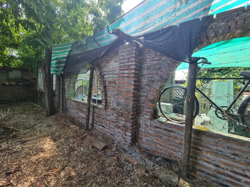 Casa + Amplio Sitio en Calle Lautaro, Zona Céntrica Linares
