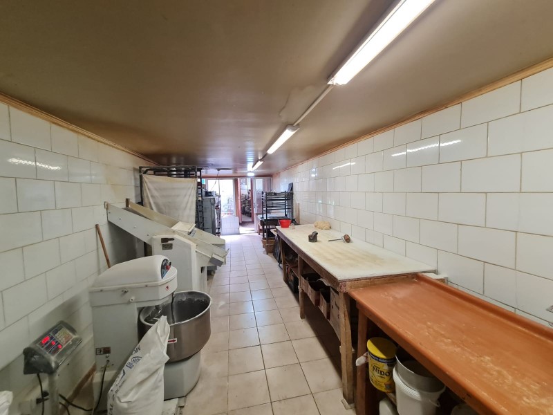 Se Vende Propiedad y Negocio Operando en el Centro de Colbún