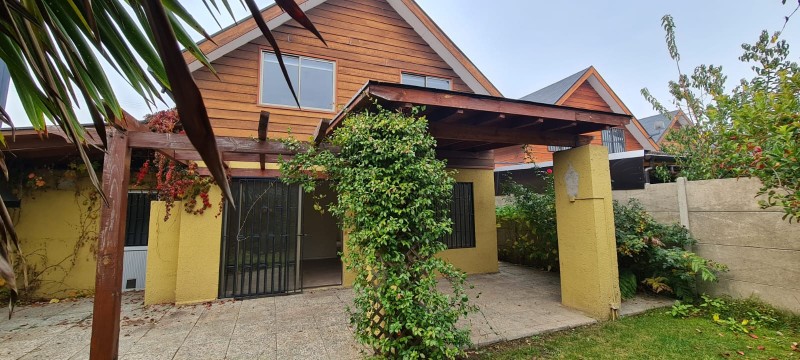 Venta Amplia Casa Esquina Sector Nor-Oriente, Modelo Torcaza