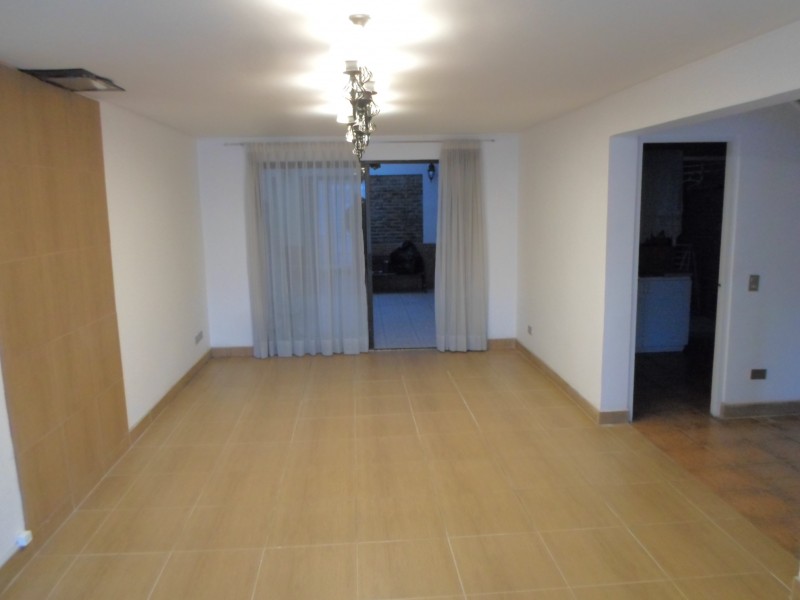 Vendo Casa 3 Pisos en Centro de los Angeles