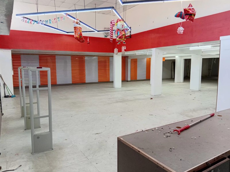 Fotografía de Exclusivo Local Comercial y Galpón en Avenida Balmaceda
