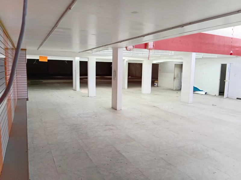 Exclusivo Local Comercial y Galpón en Avenida Balmaceda