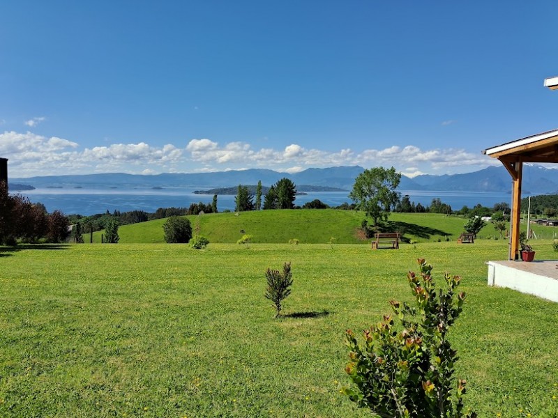 Casa Con Vista Panorámica Al Lago Con 2 Cabañas y Acceso Río
