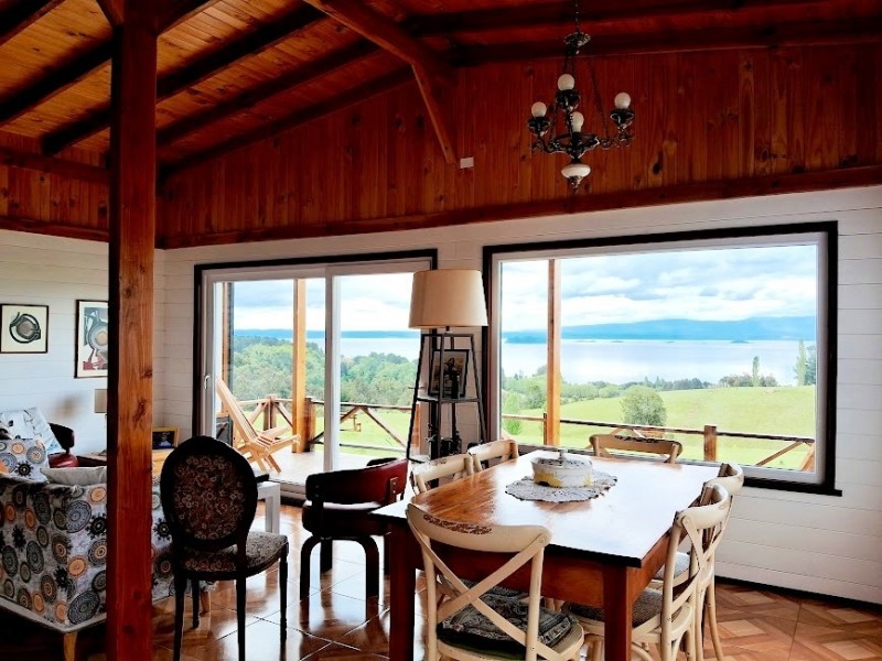 Casa Con Vista Panorámica Al Lago Con 2 Cabañas y Acceso Río