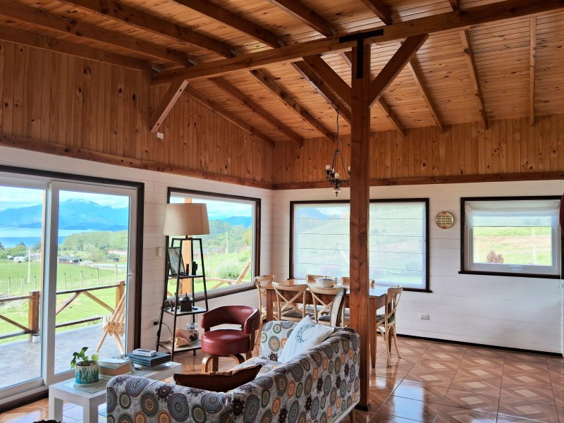 Casa Con Vista Panorámica Al Lago Con 2 Cabañas y Acceso Río