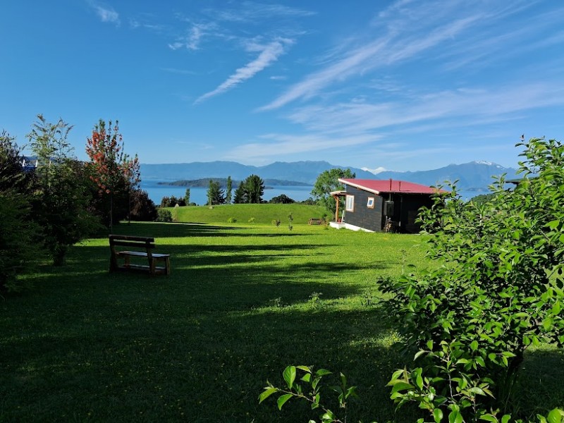 Casa Con Vista Panorámica Al Lago Con 2 Cabañas y Acceso Río