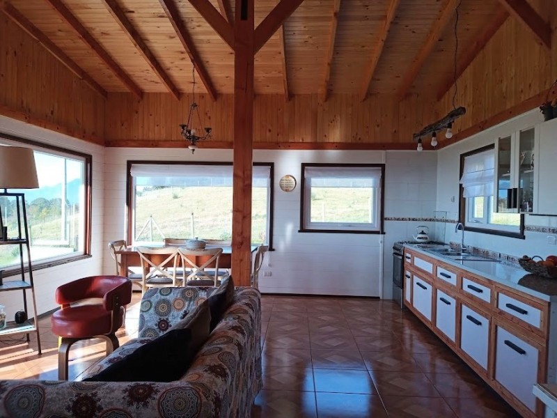 Casa Con Vista Panorámica Al Lago Con 2 Cabañas y Acceso Río