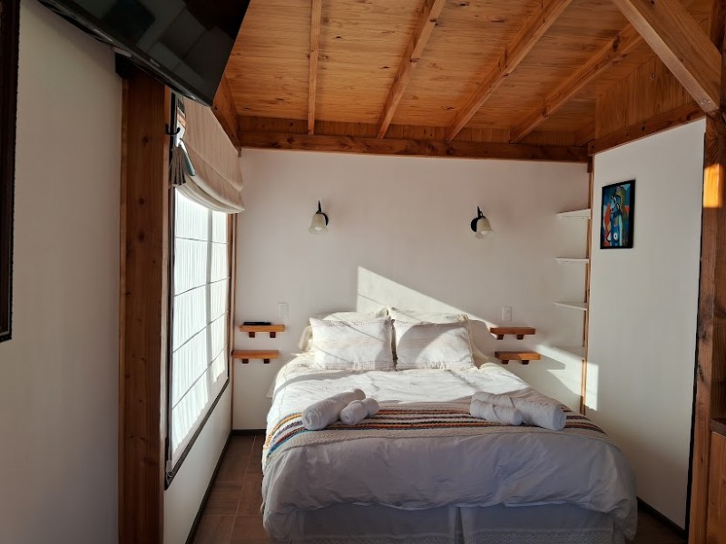 Casa Con Vista Panorámica Al Lago Con 2 Cabañas y Acceso Río