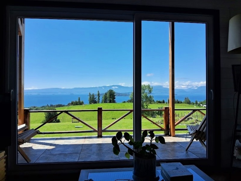 Casa Con Vista Panorámica Al Lago Con 2 Cabañas y Acceso Río