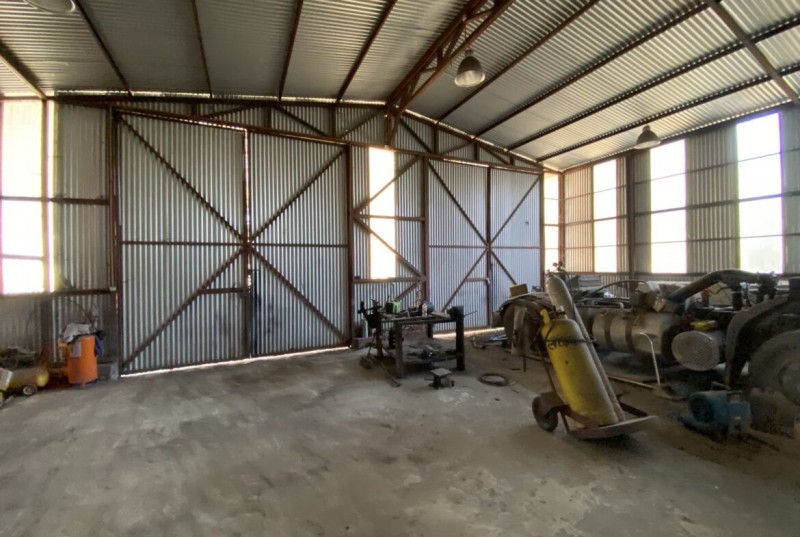 Sitio Industrial Av las Industrias Galpones y Casa