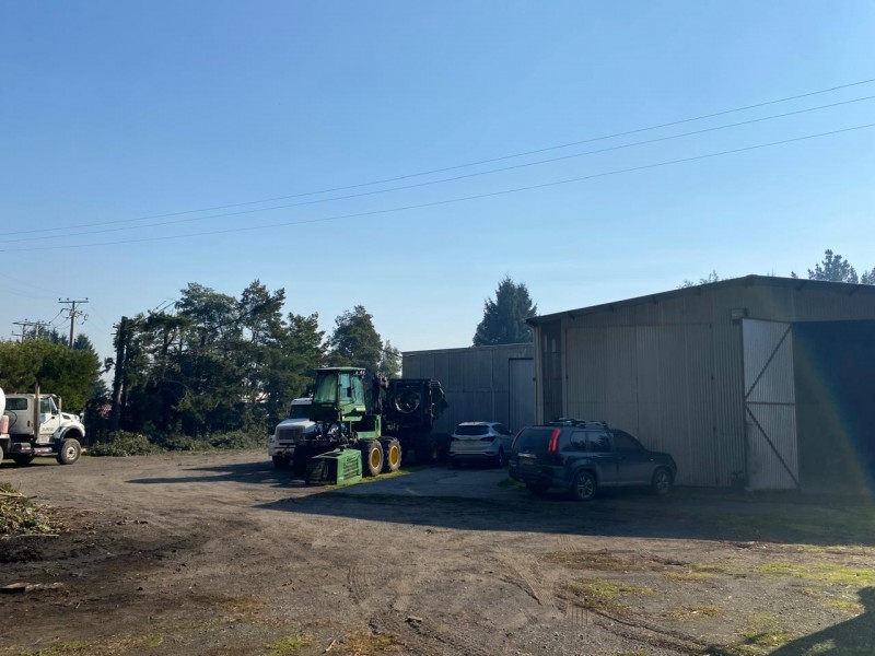 Sitio Industrial Av las Industrias Galpones y Casa