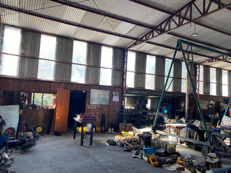 Sitio Industrial Av las Industrias Galpones y Casa