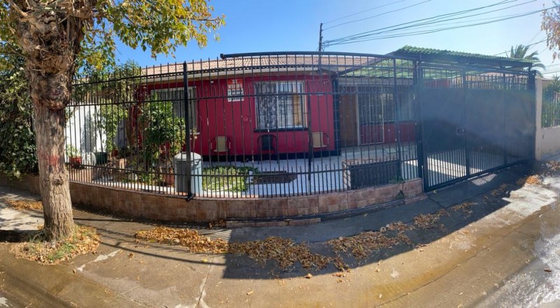 Fotografía de Casa Con 4 Dormitorios un Baño, Living Comedor, Patio Traser