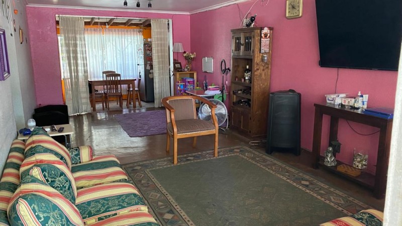 Casa Con 4 Dormitorios un Baño, Living Comedor, Patio Traser