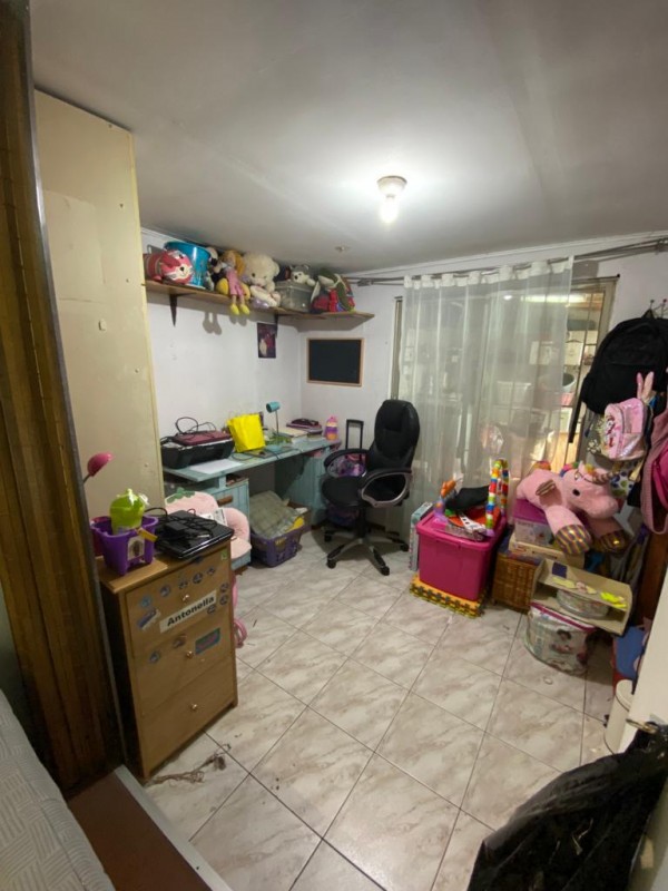 Casa Con 4 Dormitorios un Baño, Living Comedor, Patio Traser