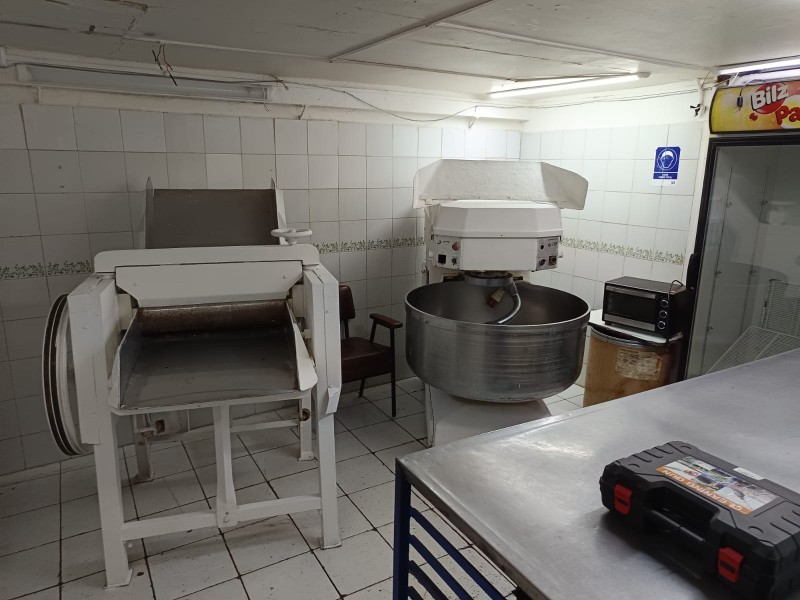 Derecho de Llaves de Fabrica y Sala de Ventas Pasteleria.