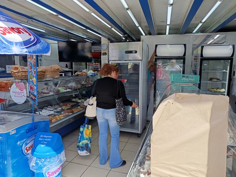 Derecho de Llaves de Fabrica y Sala de Ventas Pasteleria.