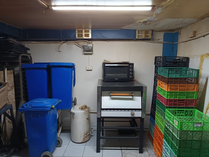 Derecho de Llaves de Fabrica y Sala de Ventas Pasteleria.