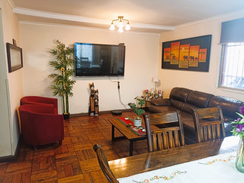 Excelente Ubicación Casa Con Posibilidad de Local Comercial