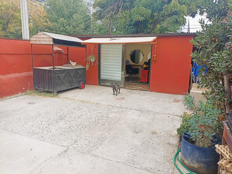 Excelente Ubicación Casa Con Posibilidad de Local Comercial
